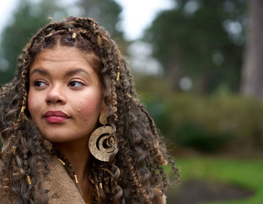 Behind the scenes photo of Ilana