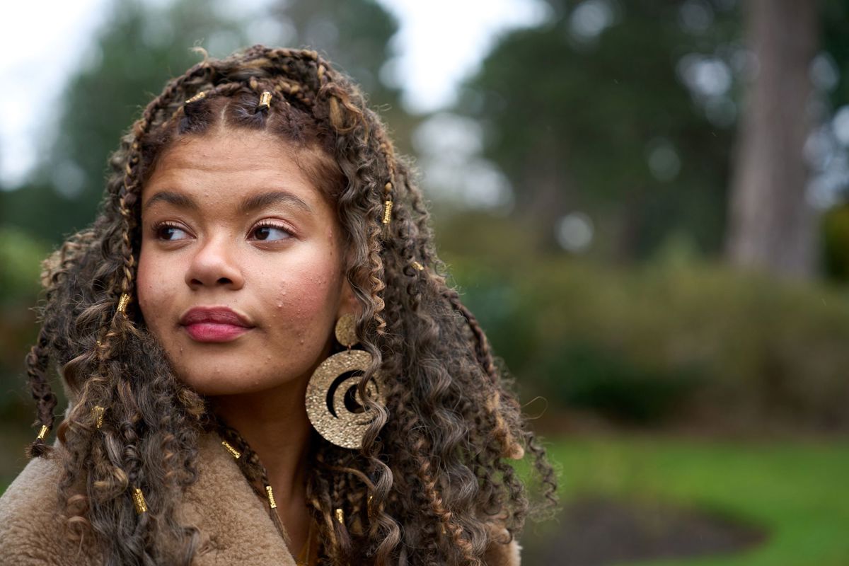 Behind the scenes photo of Ilana